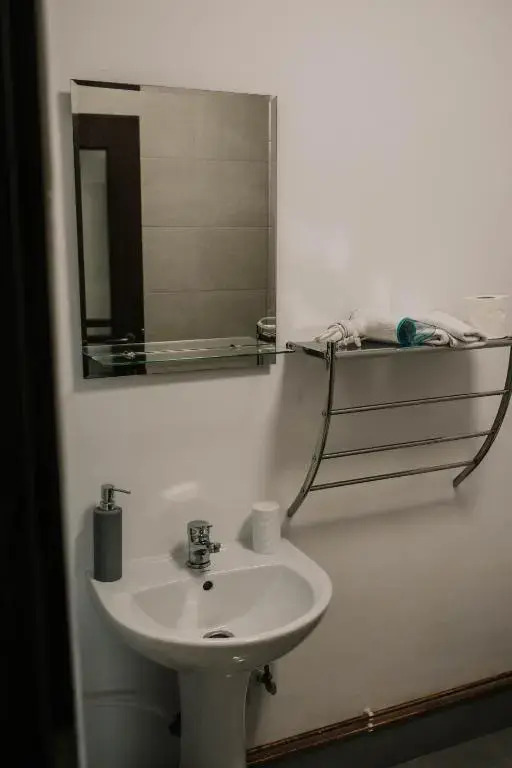 Paula Apartment & Rooms