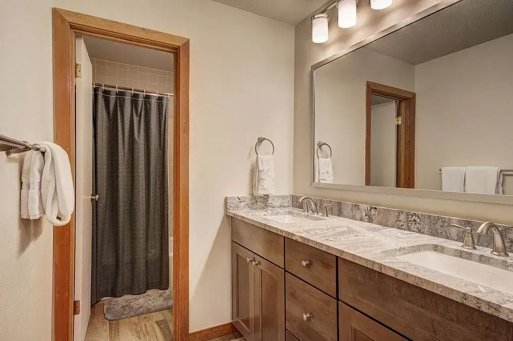 1638 Quicksilver - 3 Br Condo