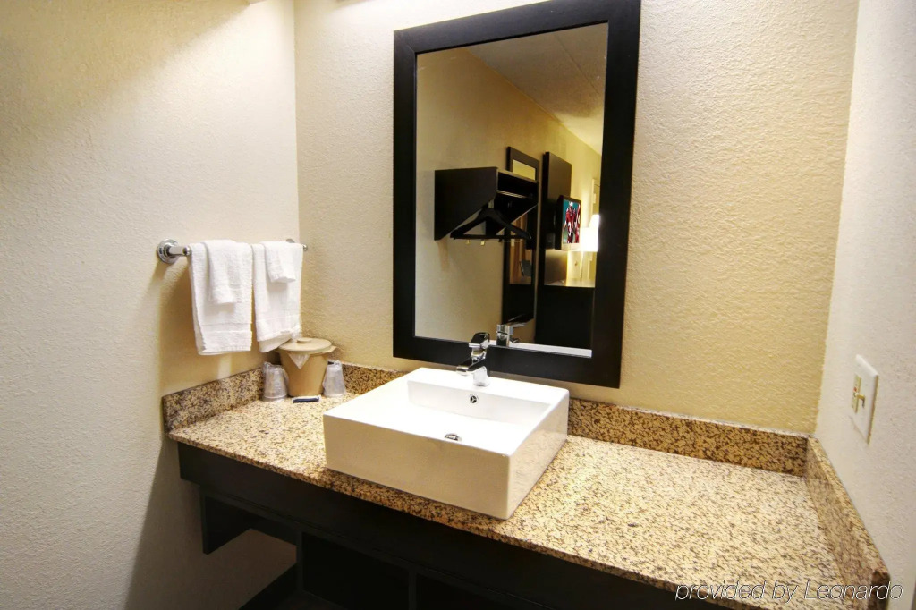 American Inn & Suites Bishop Airport Flint
