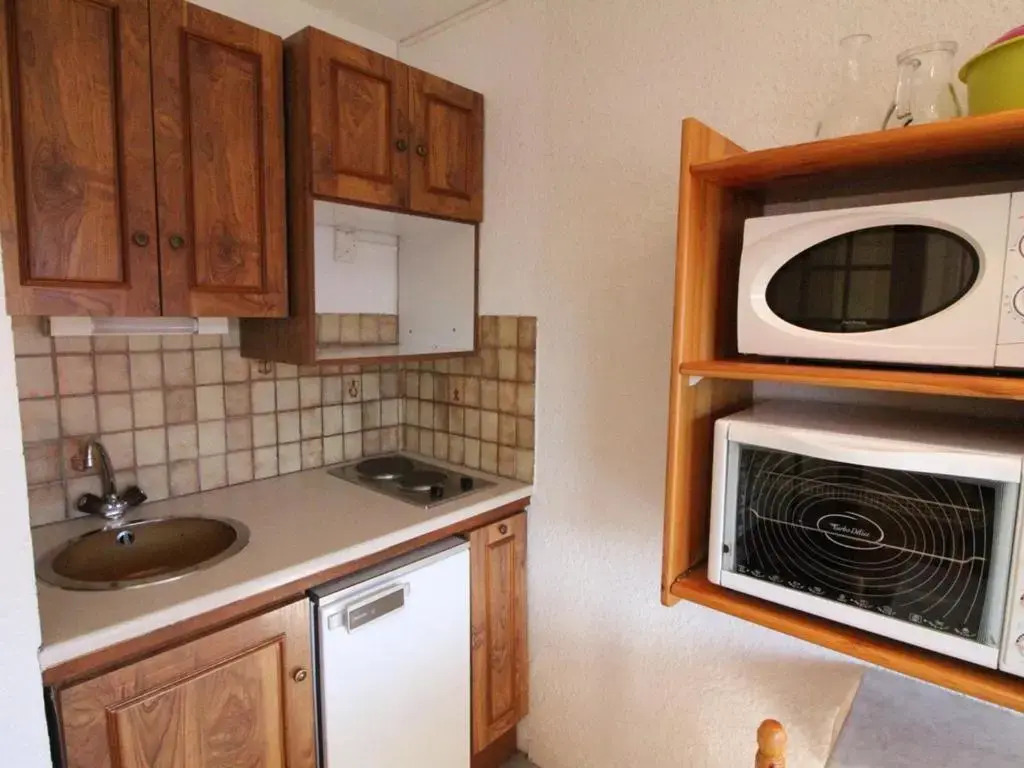 Appartement Auris, 1 pièce, 3 personnes - FR-1-297-35