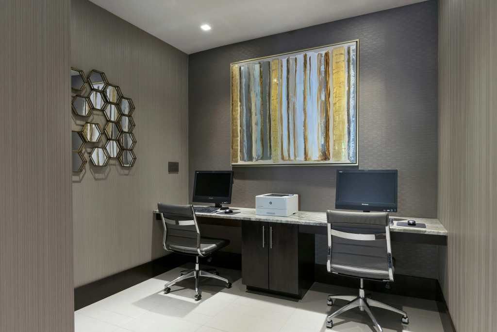 Courtyard by Marriott Edgewater NYC Area