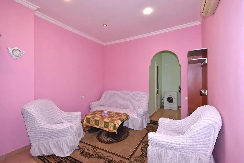 RetroCity Apartments at Mashtots Avenue