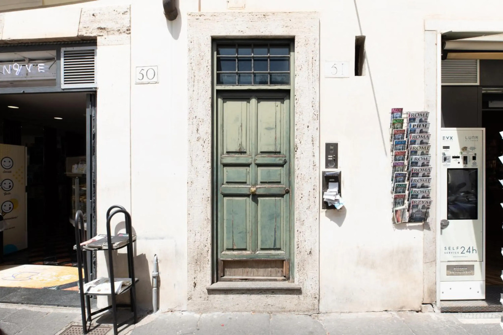 iFlat Navona Bright Studio
