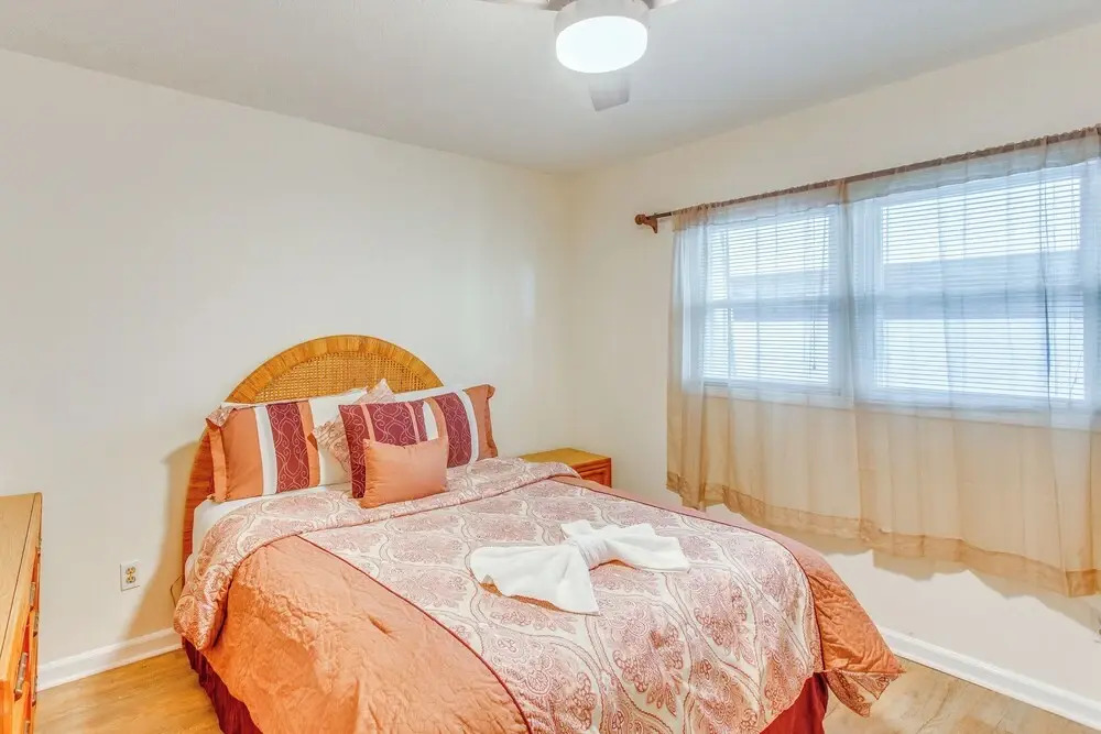 Walk to Myrtle Beach: Townhome w/ Pool Access