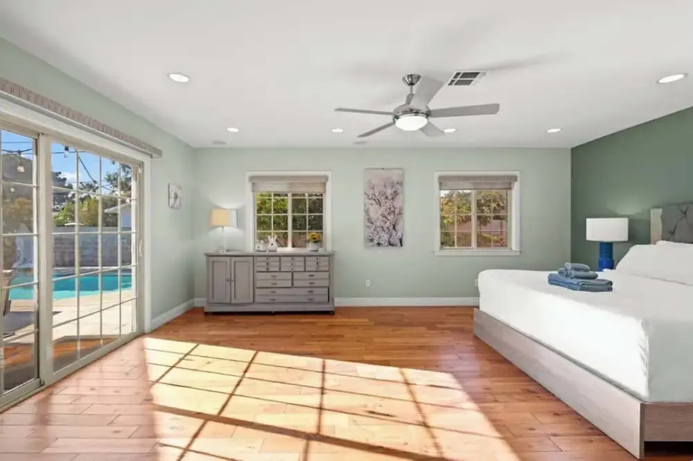 Luxury Estate With Sparkling Pool Elegant Amenities