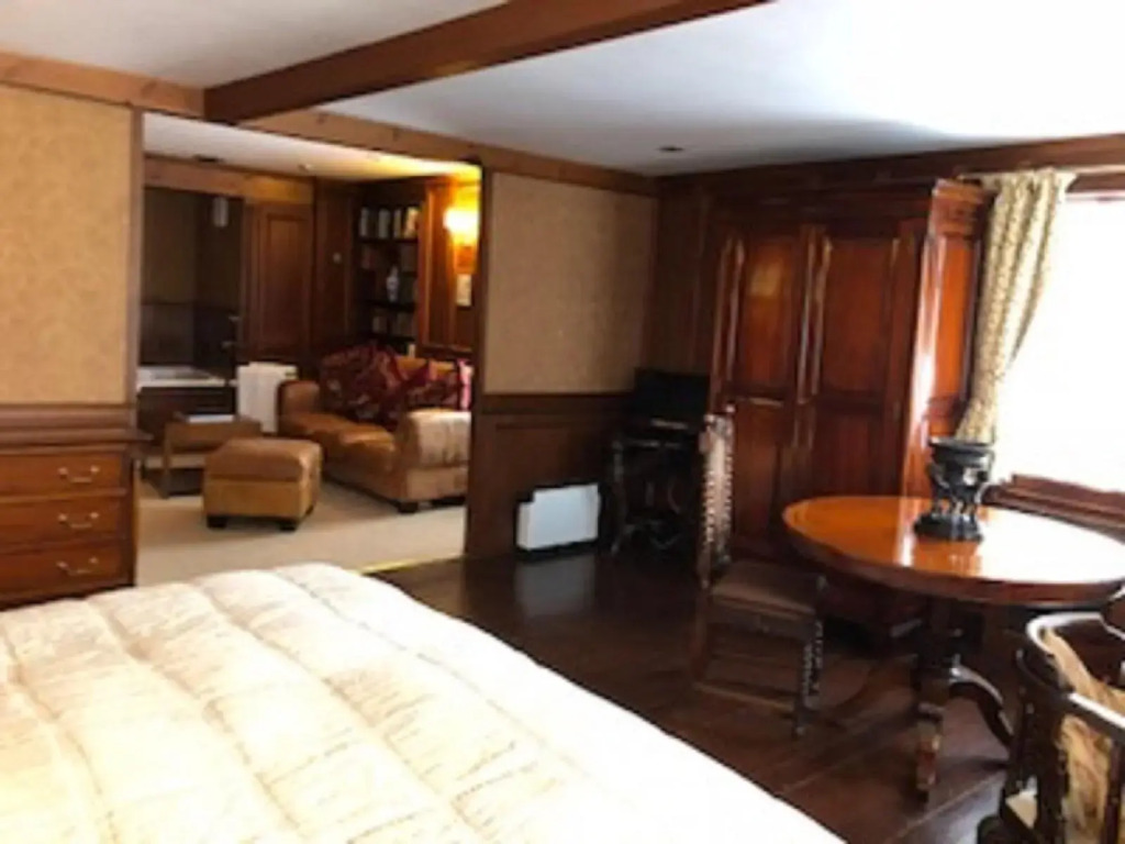 The George Hotel