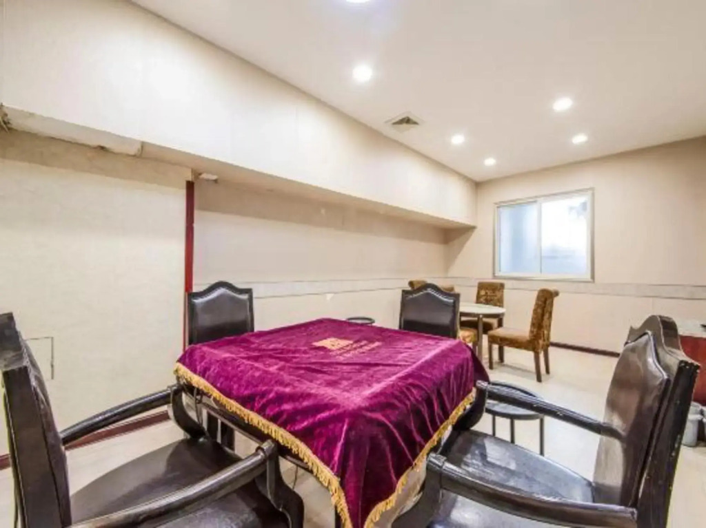 Dilang Holiday Hotel (Yangzhou Jiangdu Passenger Terminal Branch)