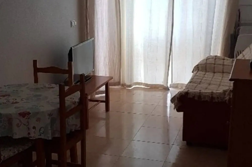 Appartment Quiet and Less Than 300m From the Beach