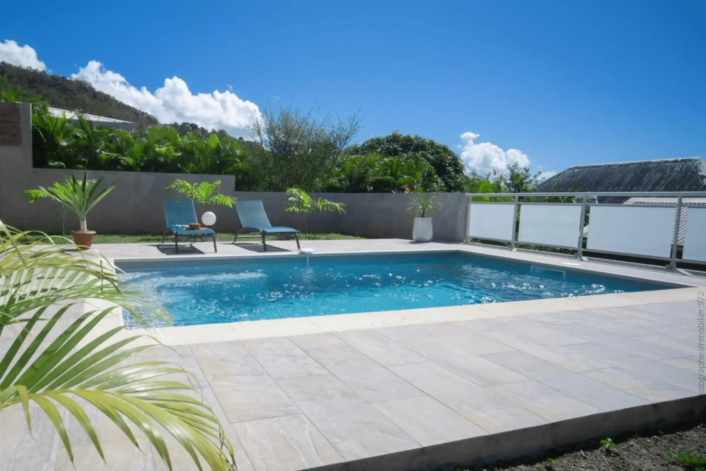 972A - Magnifique rez-de-chaussée avec piscine privative