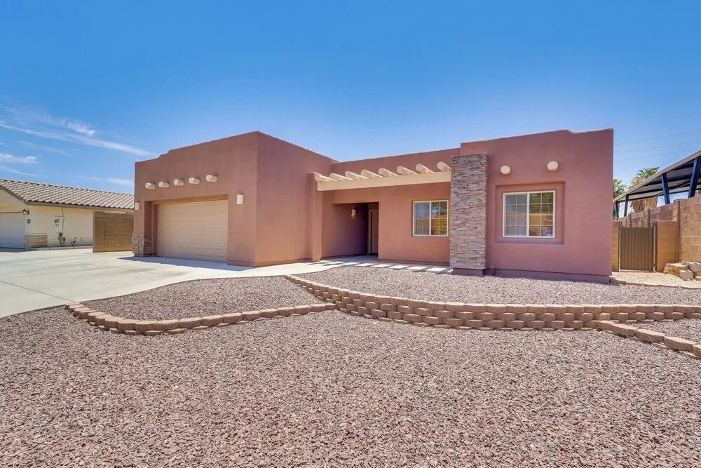 1 Mi to Golf Course: Yuma Oasis w/ Furnished Patio