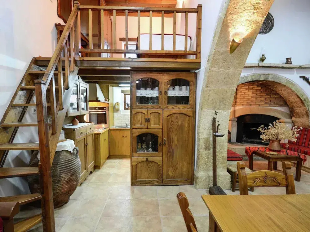 Villa in Crete with Vineyard Experience