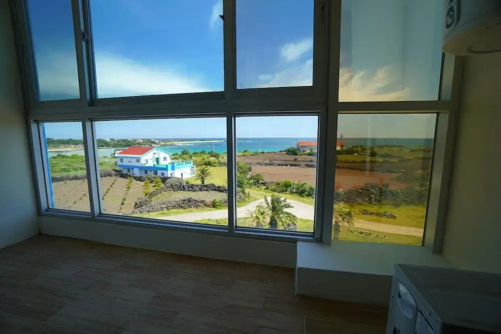 Amor House