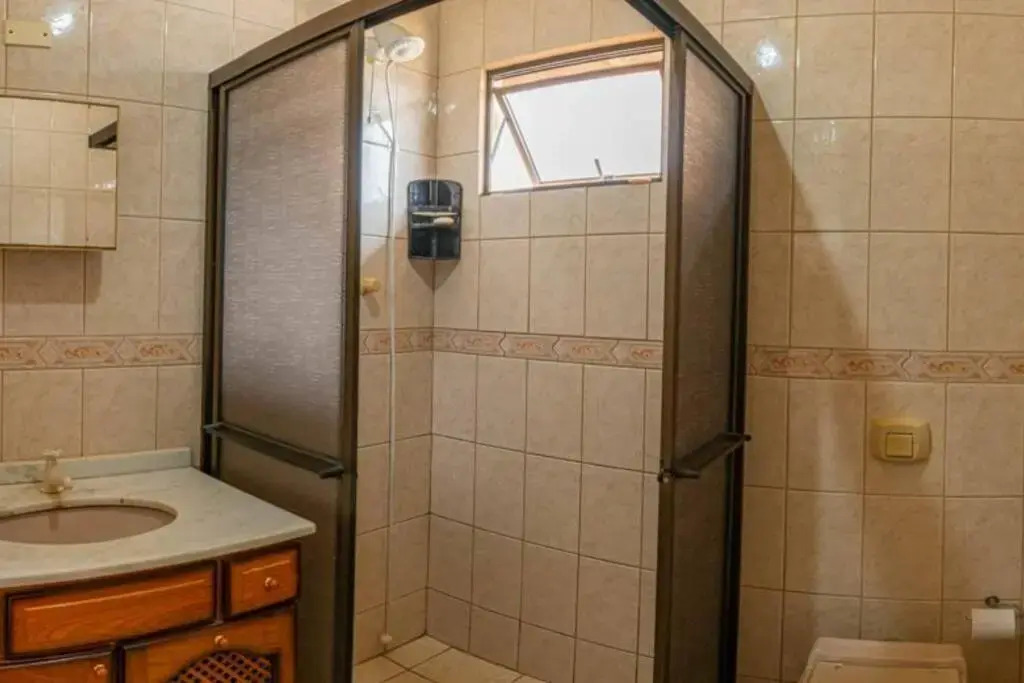 Casa 100m da praia, 10 pessoas, 3 quartos