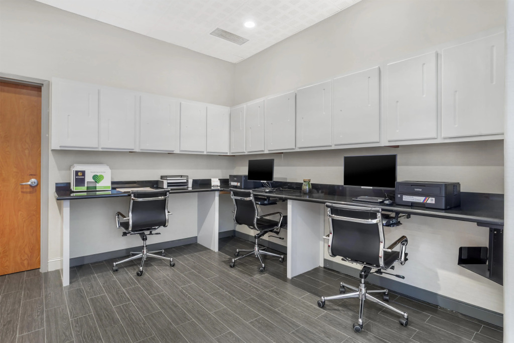 Best Western Plus Rose City Conference Center Inn