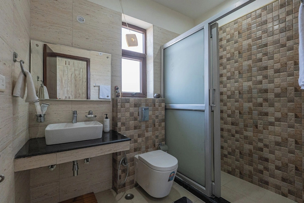 Alaya Stays SnowPeak Vila With Hill View