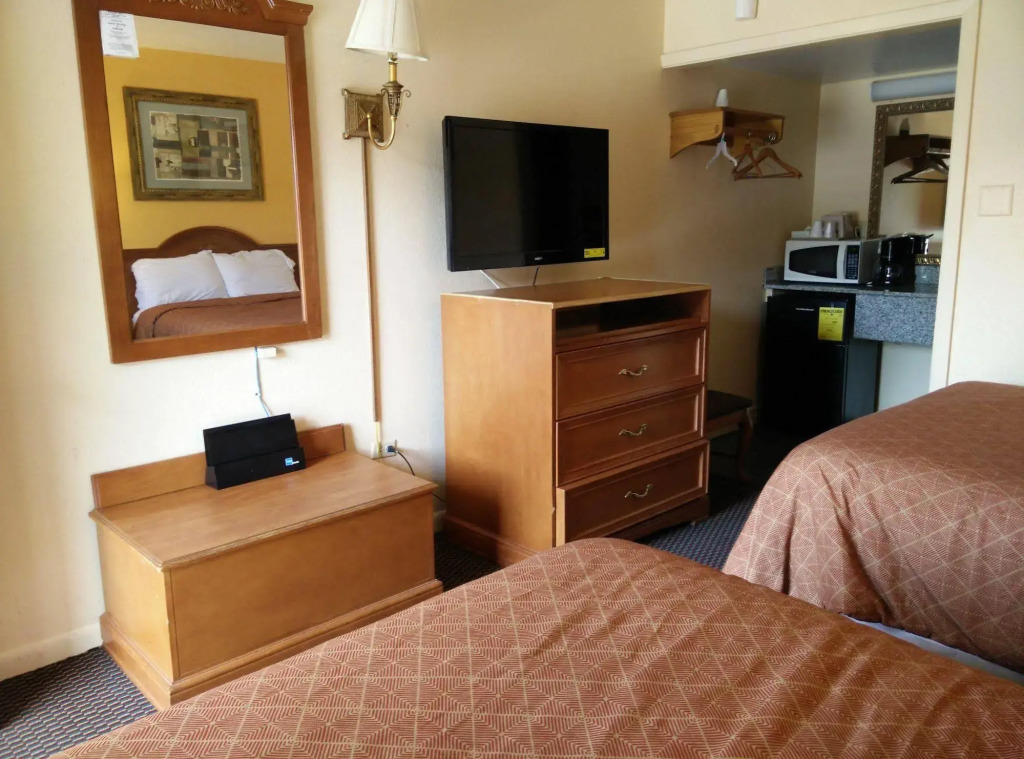 Budget Inn
