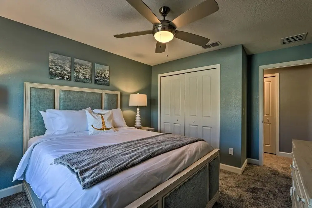 ~ 6 Mi to Disney: Kissimmee Retreat w/ Pool!
