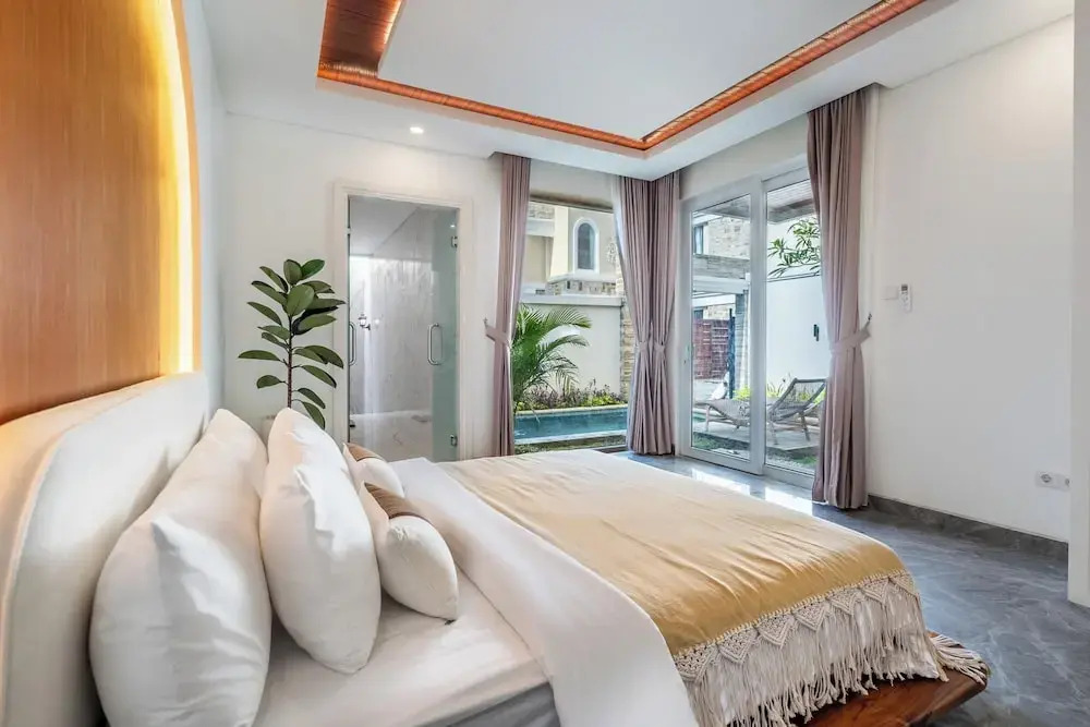 Villa Arsy-2BR Private Oasis with Pool & Rooftop