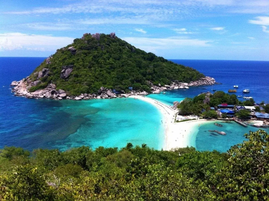 Thai Villa Melitta Bangrak Bohput, Beach, Pool, SeaViews, 6-enSuite, Full Villa, Luxury, AAA Location Koh Samui