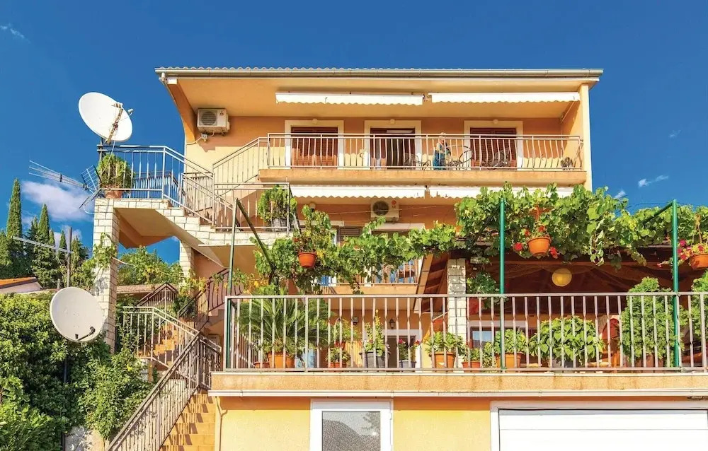 Amazing Home in Kostrena With Wifi and 2 Bedrooms