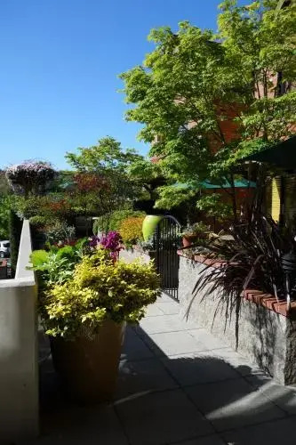The Eagle Harbor Inn