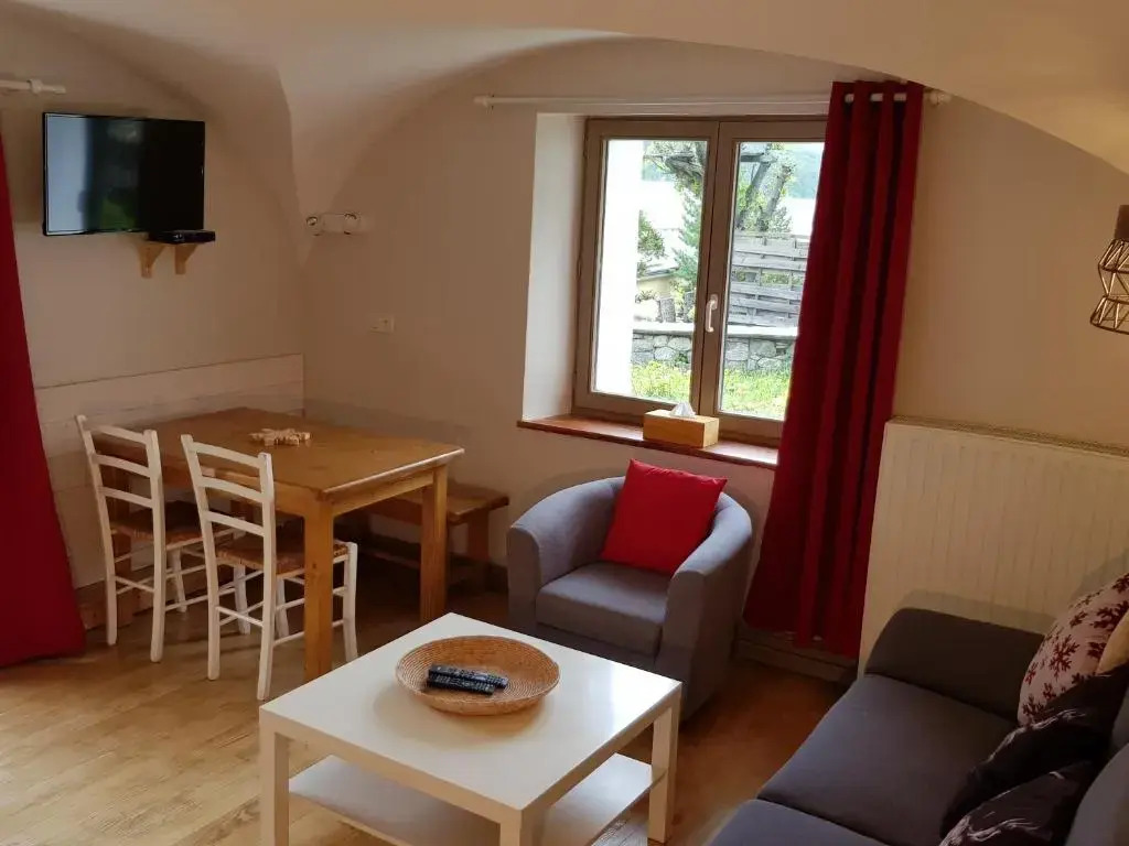 La Girandole Chambre dhôtes et Location dappartement