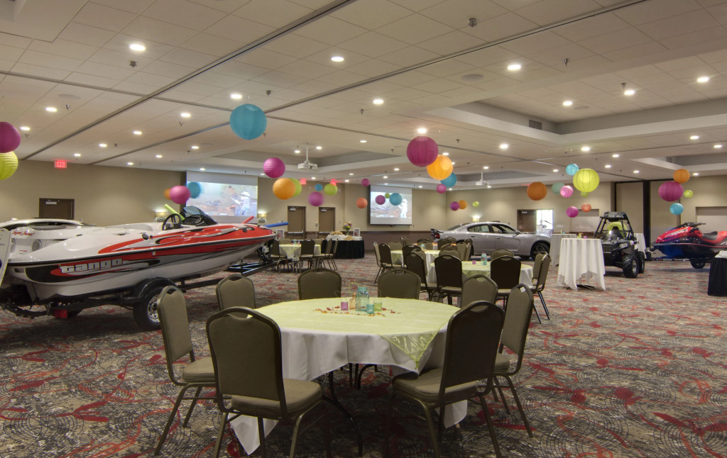 Holiday Inn Express & Suites Willmar by IHG
