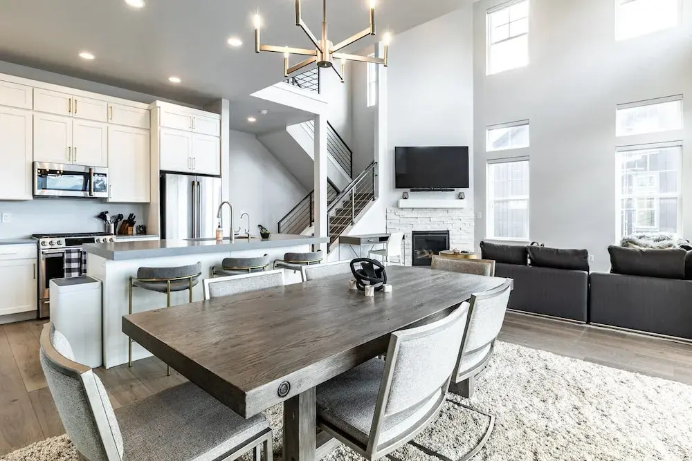 Modern Mountain Retreat Sleeps 10 Park City