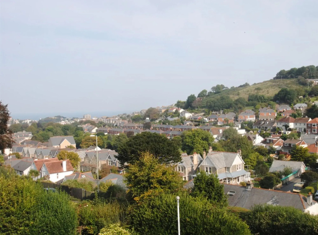 Cairn House - Bed & Breakfast