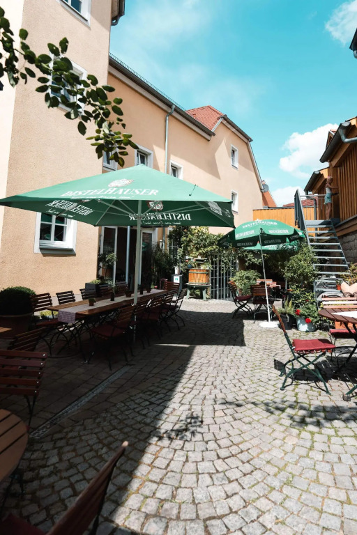 Landhotel und Weingasthof Schwarzer Adler