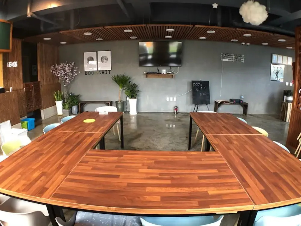 Doomchit Guest House - Hostel