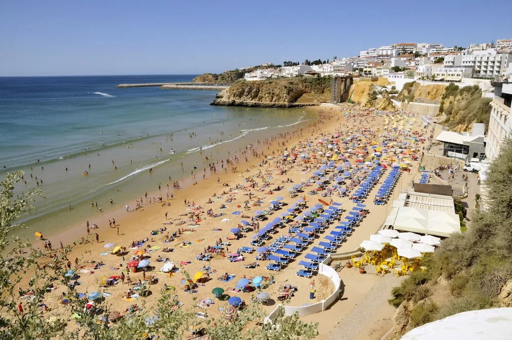 Albufeira 2 Bedroom Apartment 5 min From Falesia Beach and Close to Center! B