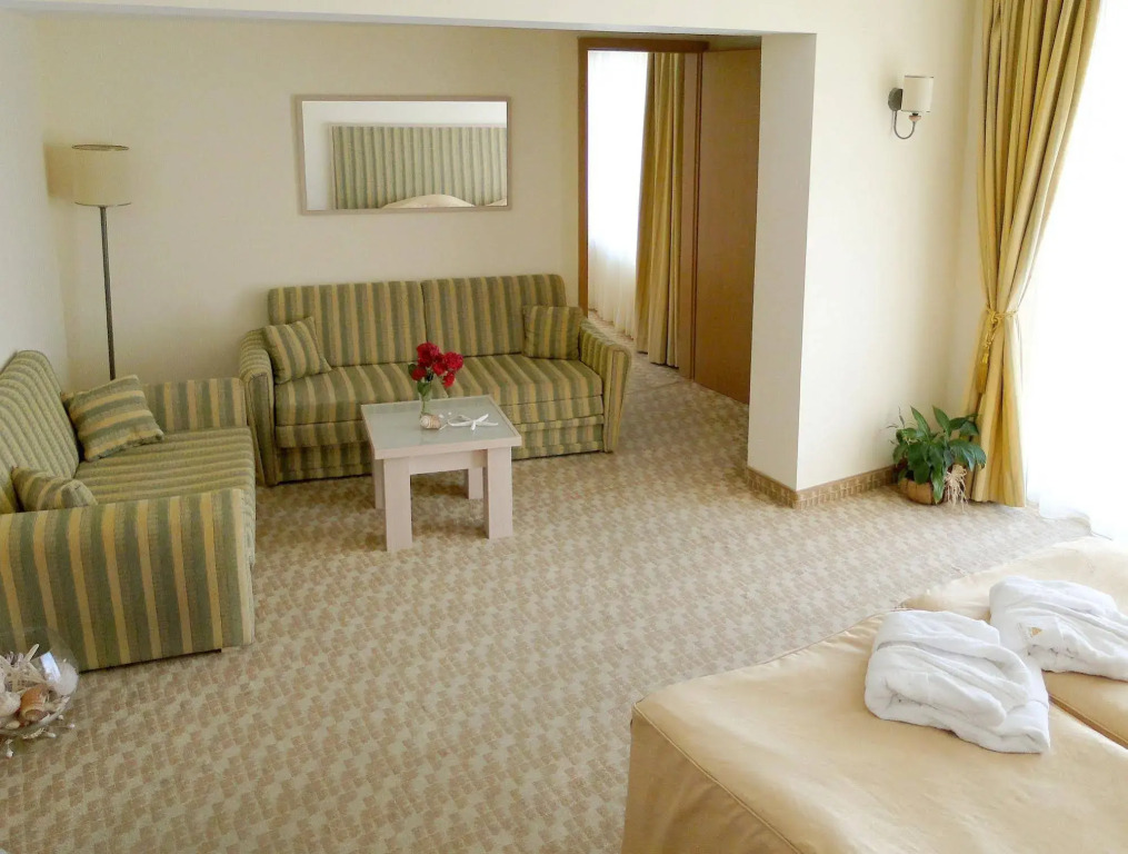 Hotel Antea - By The Sea