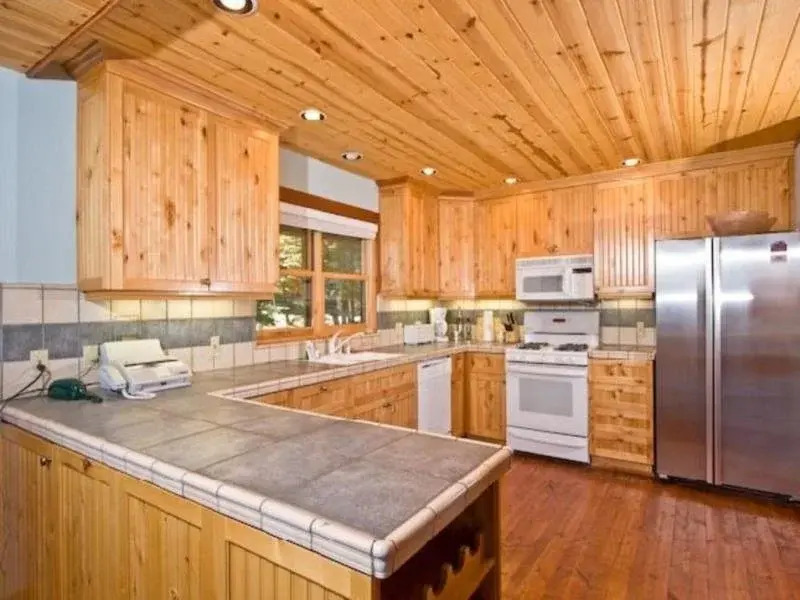 2201 Cascade Road