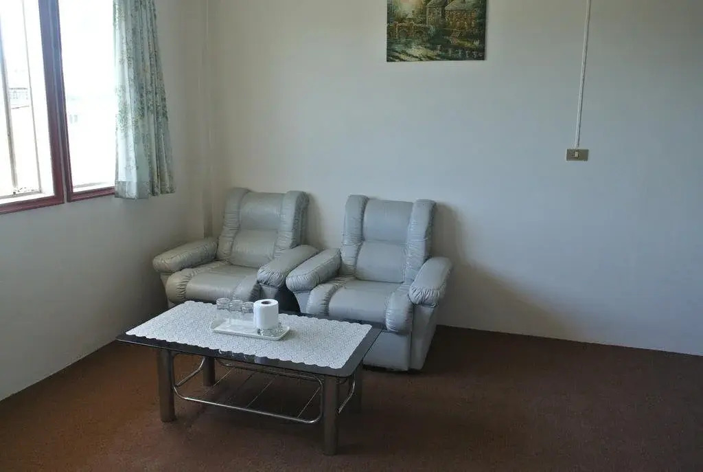 Angthong Hotel
