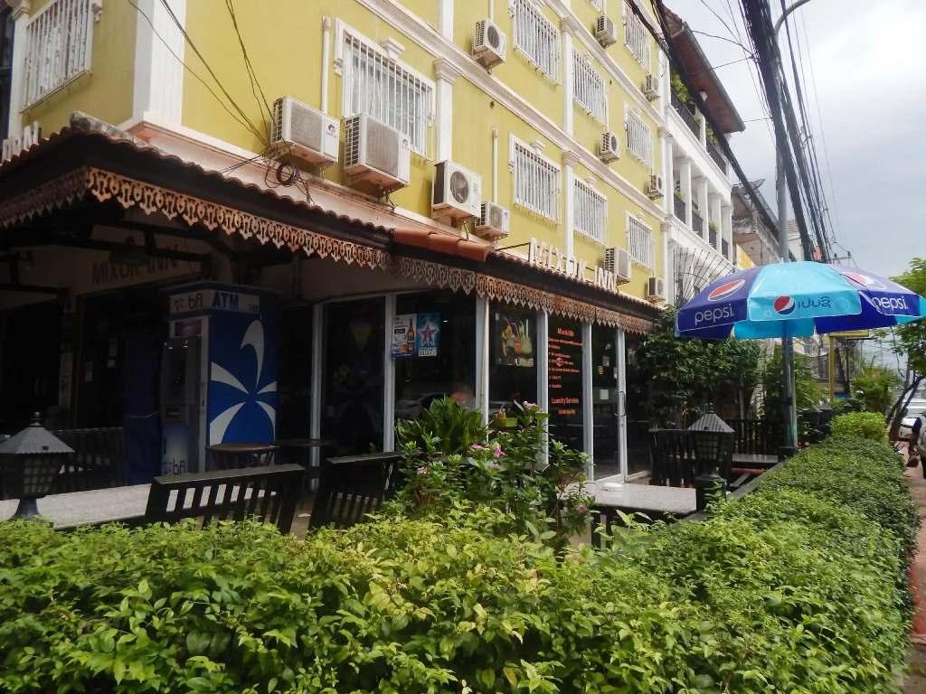Mixok Inn