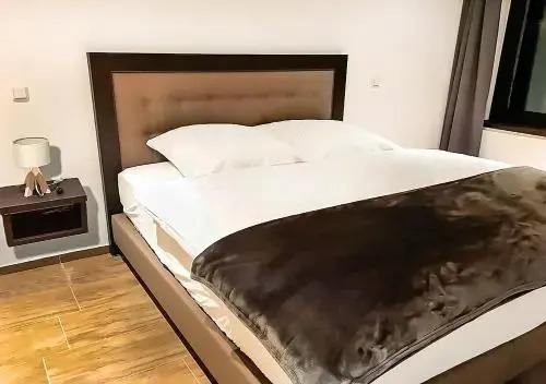 DAS TANN rooms & wine