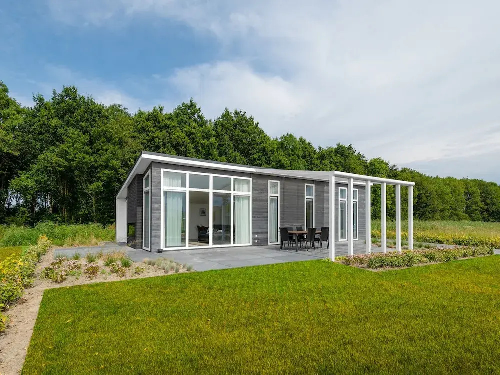 Chalet with Fireplace near Oosterschelde