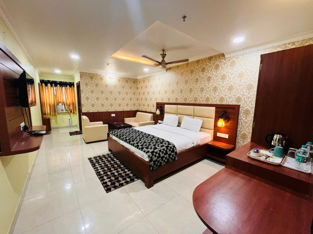 Sarojinee Residency