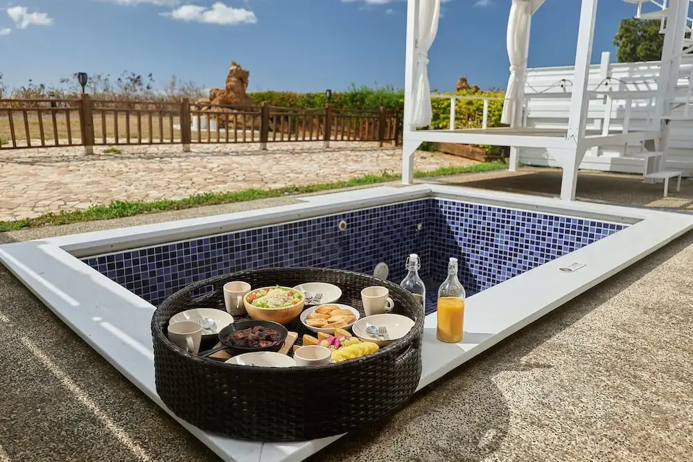Cliff Villa
