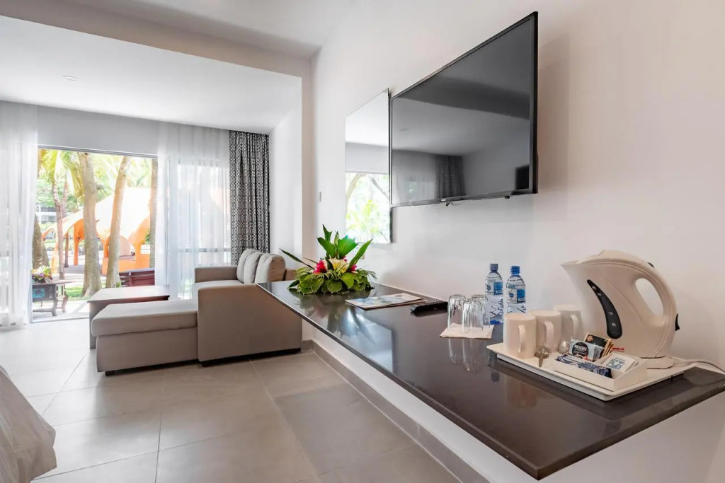 Southern Palms Beach Resort