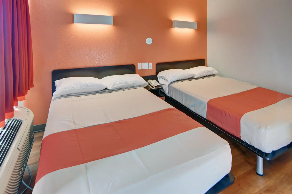 Motel 6 Denton, TX - UNT