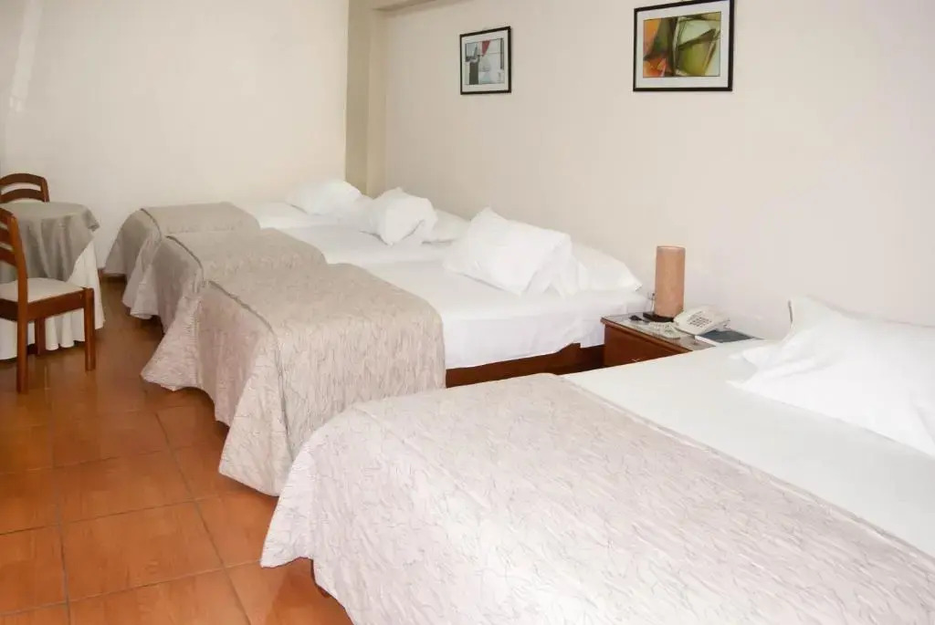 Aviro Hotel