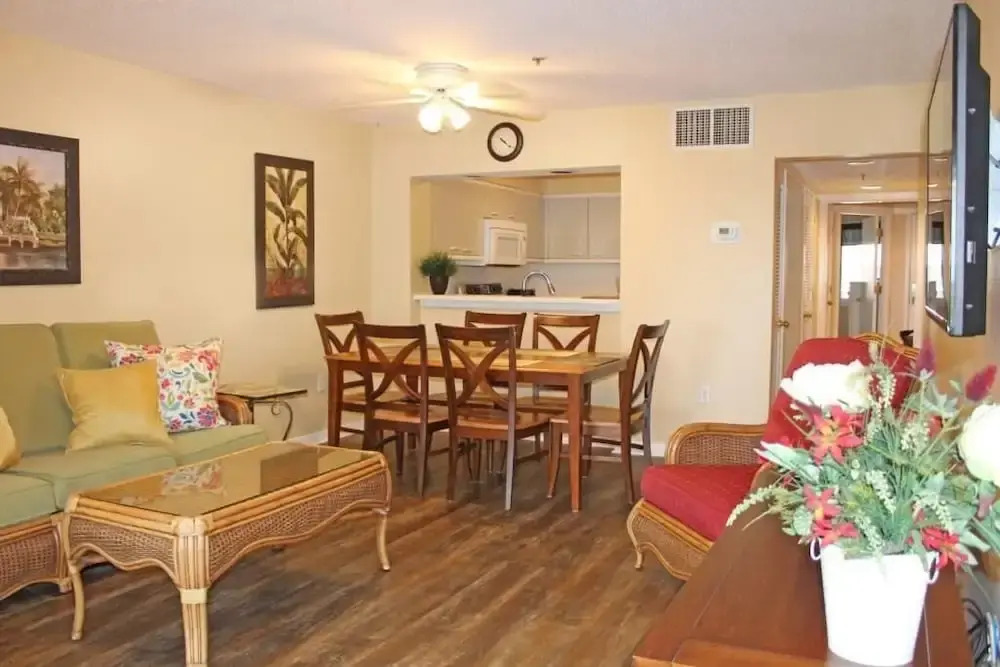 Professionally Cleaned & Sanitized / Near Beach!
