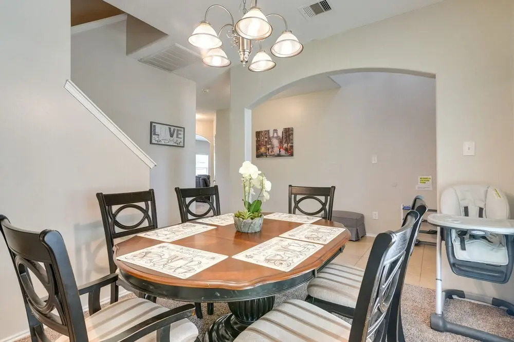 Pet-friendly Pearland Home ~ 21 Mi to Houston!