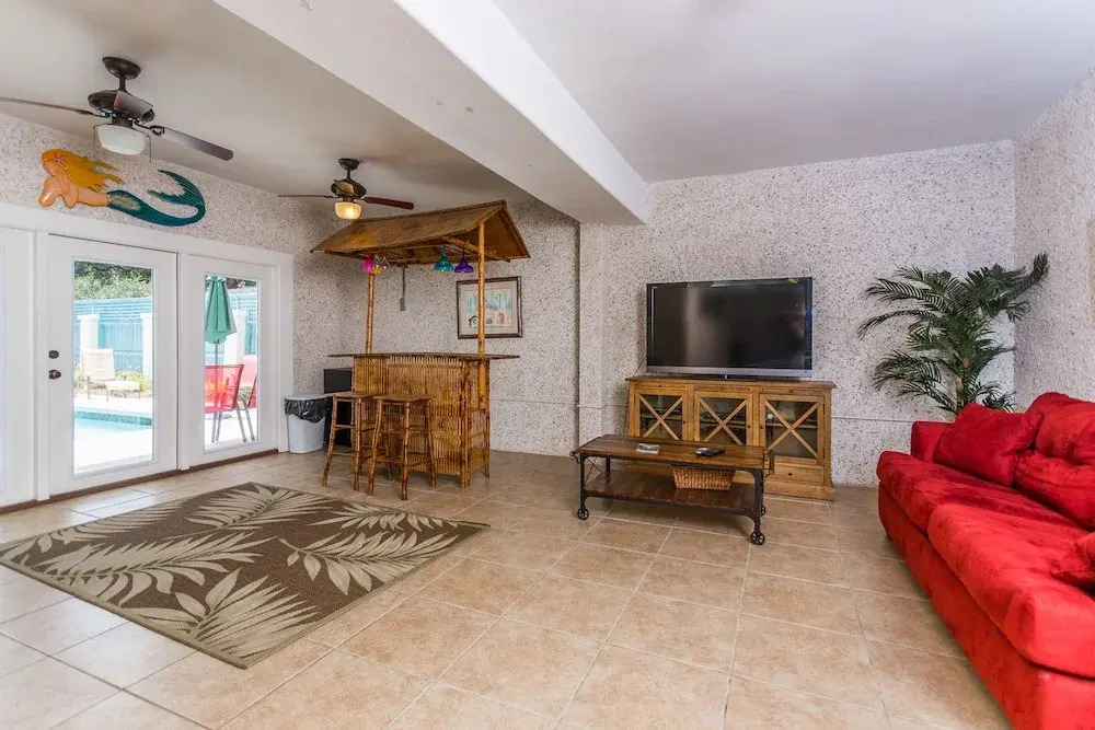 4318 6th Street by Hodnett Cooper