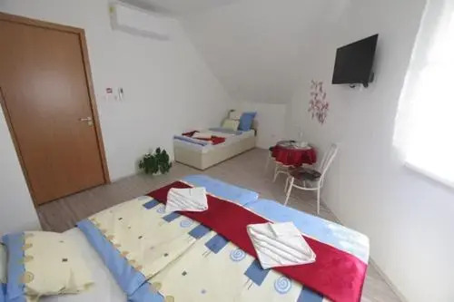 Fehér Hajó Panzió Győr