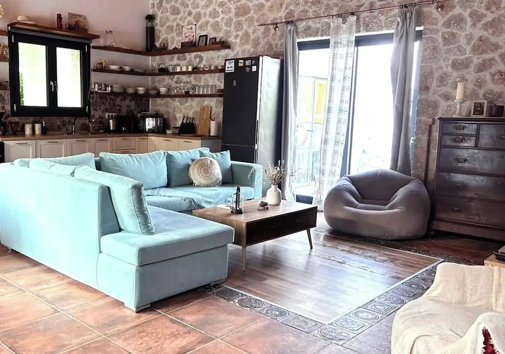 The 10k Stones Villa