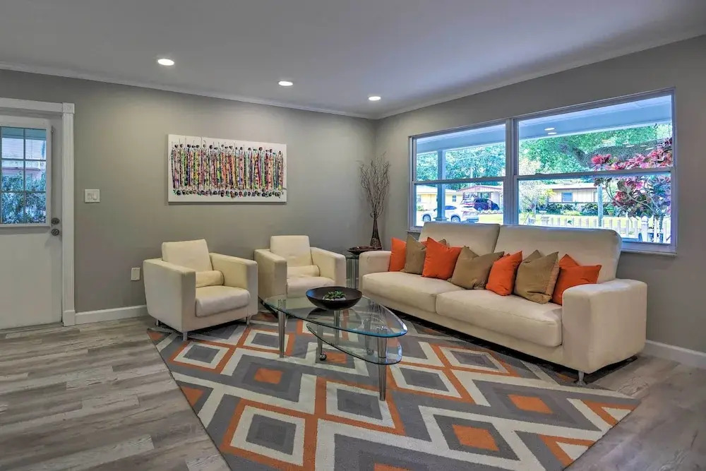Sunny Sarasota Home w/ Yard < 2 Mi to Downtown!