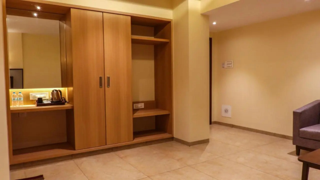 Rudra Shelter Business Hotel